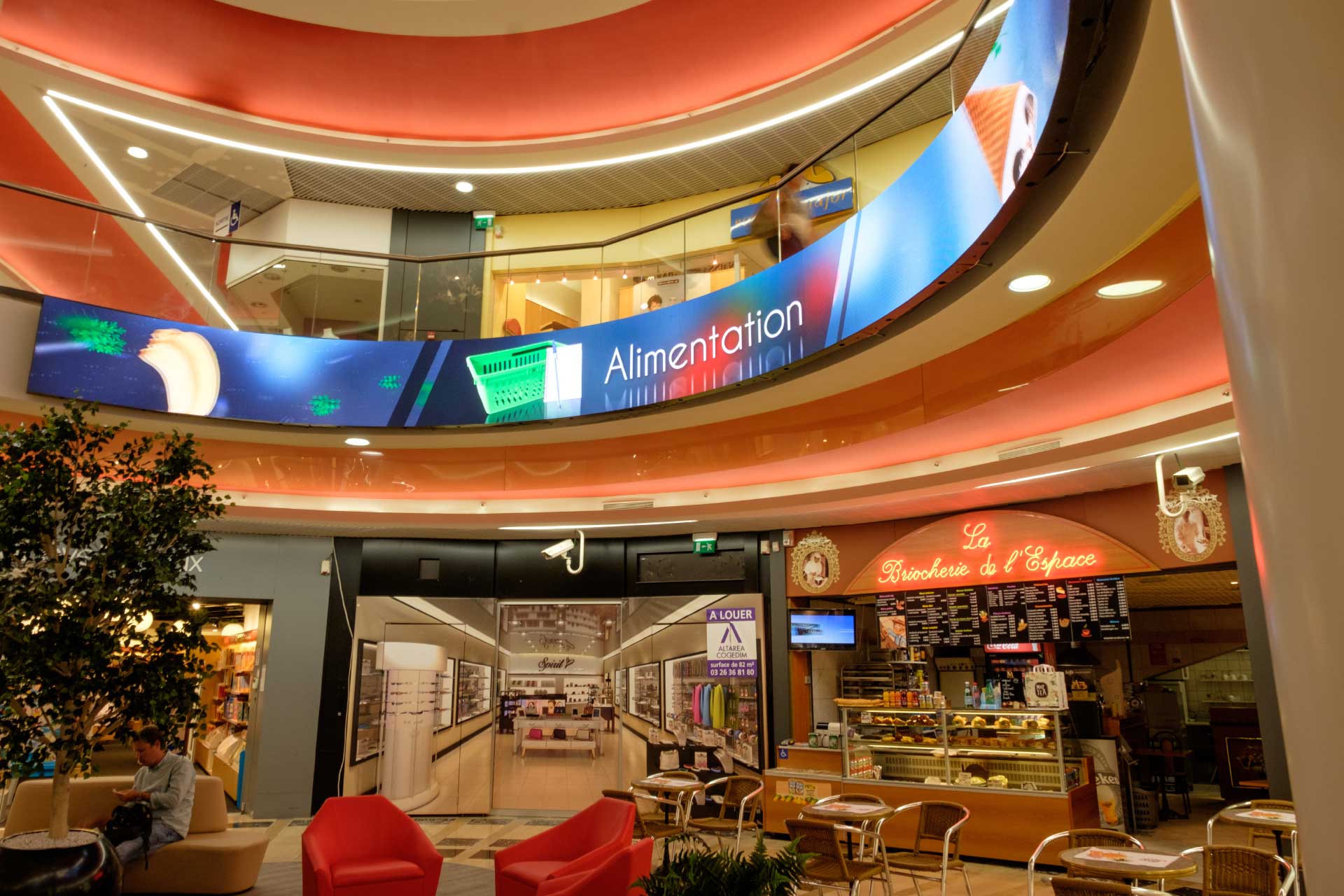 Centre Commercial Espace d’Erlon indoor display