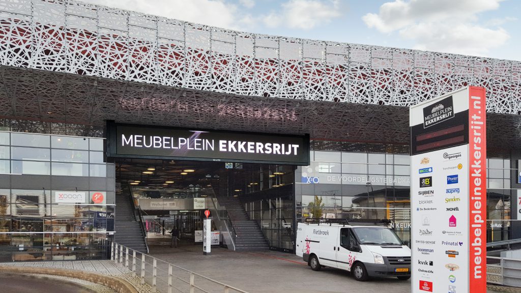 Meubelplein Ekkersrijt entreedisplay ingang