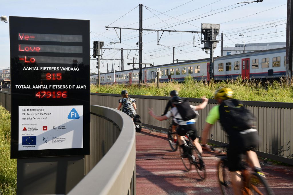 fietsteldisplay-fietsostrade-f1-antwerpen-mechelen