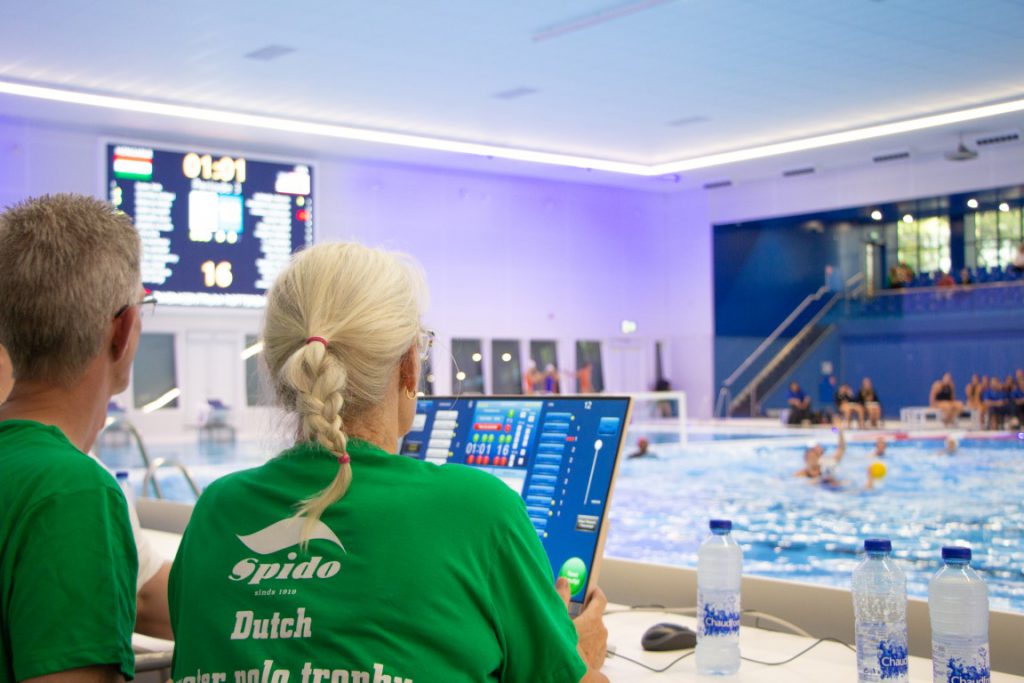 Zwemcentrum Rotterdam Multifunctioneel scorebordsysteem, LED scorebord