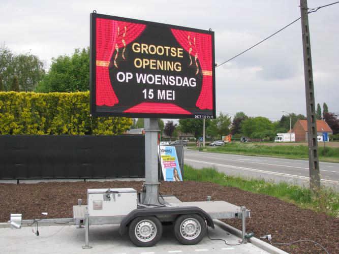 Outdoor LED-display opening winkel