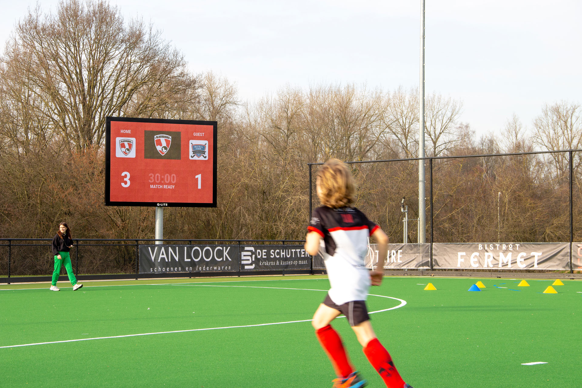 QLI_Blackbirds-Zandhoven_Lowres_6-bewerkt_sportveld_outdoor_fullcolour_scorebord_LED