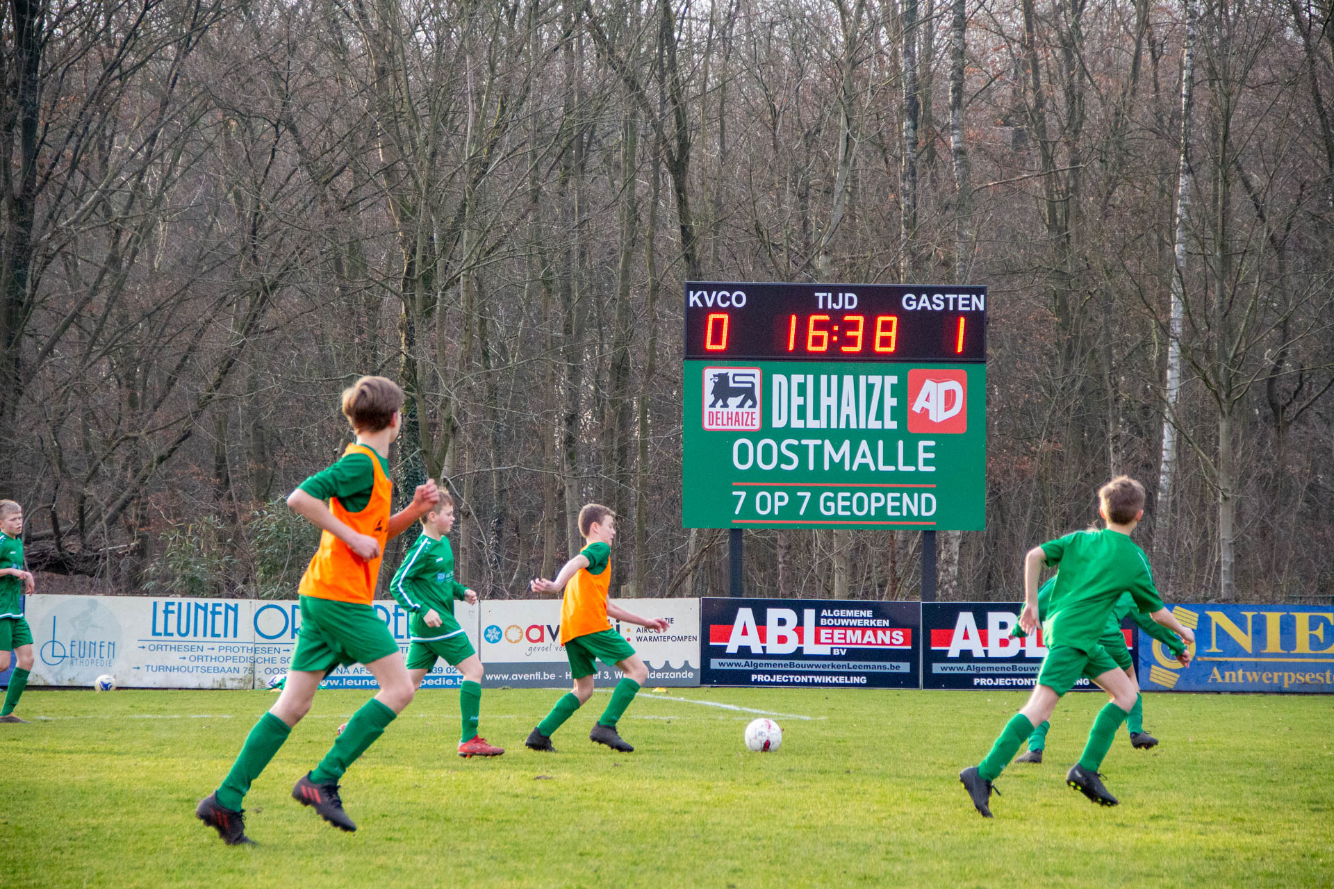 QLI_KCV-Oostmalle_Lowres_14_sport_voetbal_outdoor_sportveld_scorebord