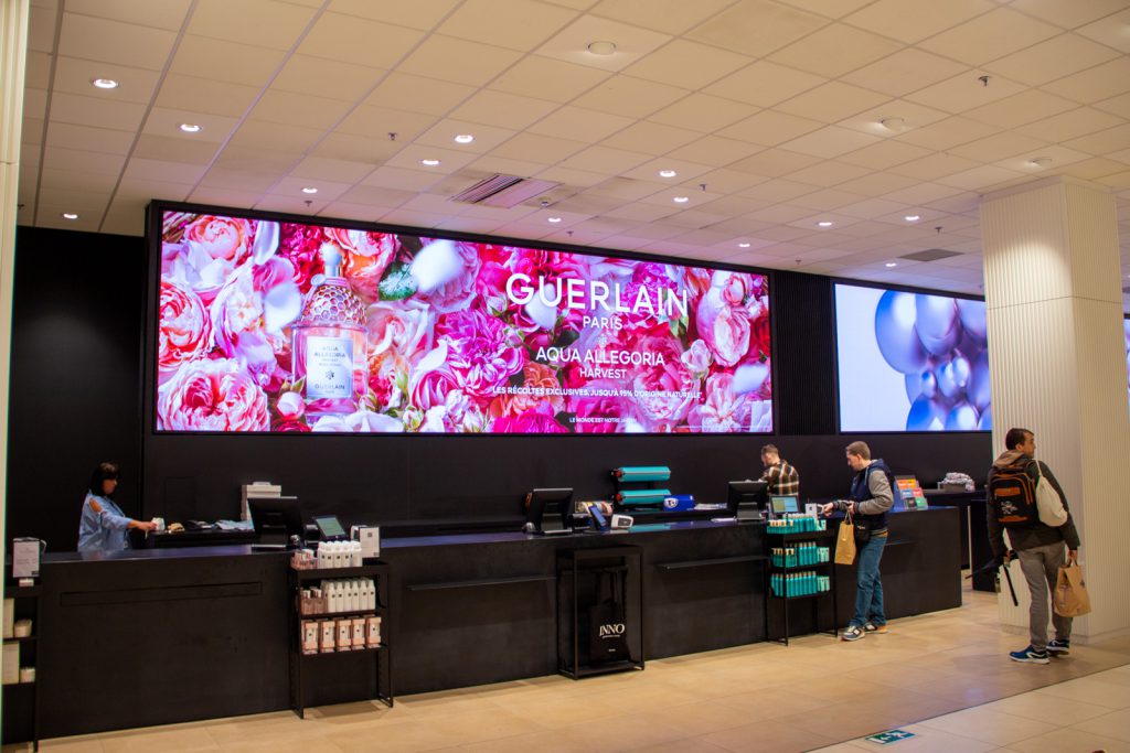 Brussel_INNO_indoor_LED_reclame_retail_display