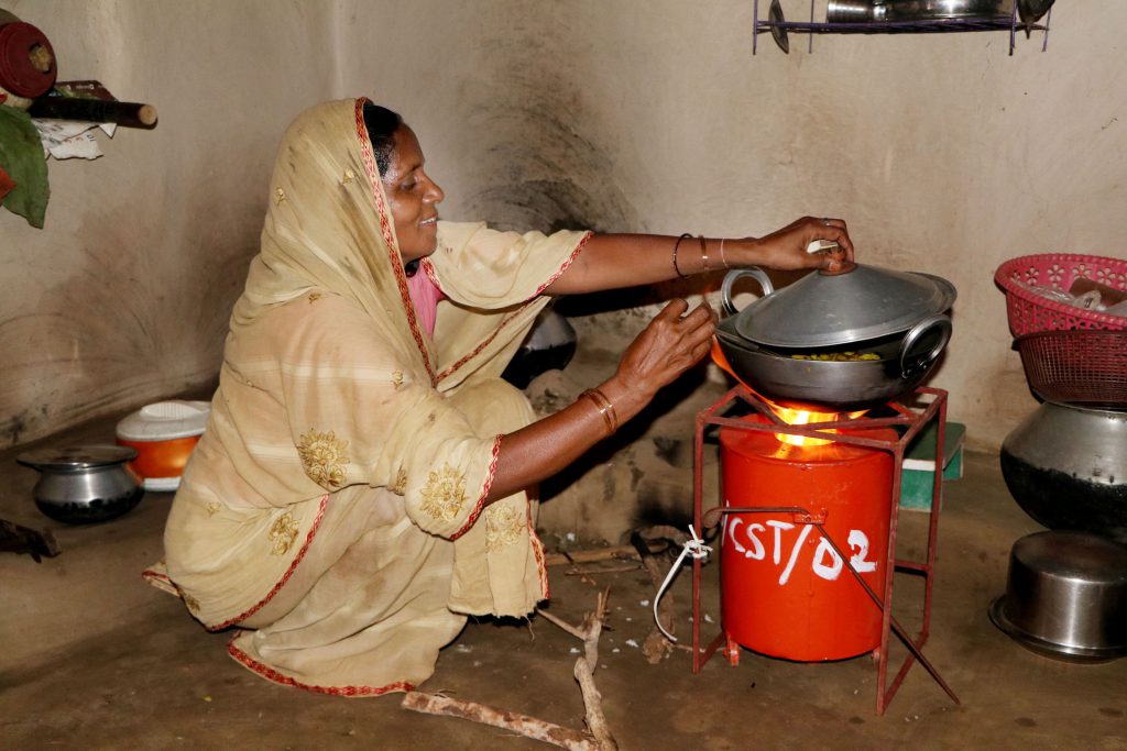 4059_Efficient Burning Cookstoves_5-min