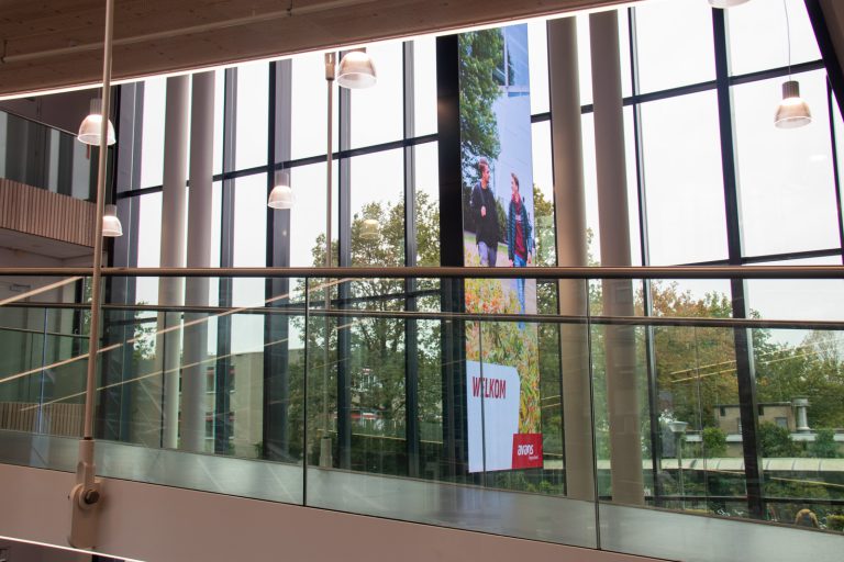 Dubbelzijdige displayoplossing bij Avans hogeschool in Breda
