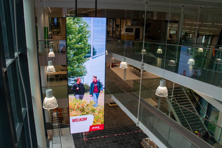 Dubbelzijdige displayoplossing bij Avans hogeschool in Breda