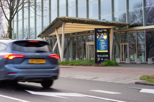 outdoor lcd-scherm van 65 inch bij Holland Casino in Utrecht