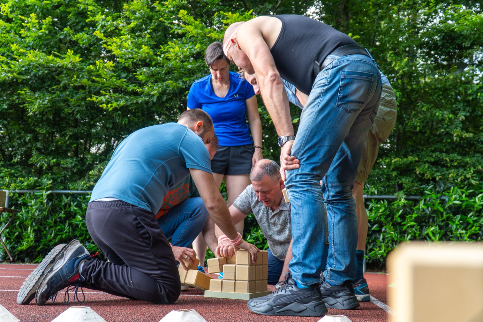 Collega's lossen raadsel op